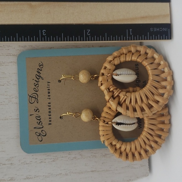 1255- Rattan And Shells Women's Handmade Earrings NWT - Picture 4 of 5